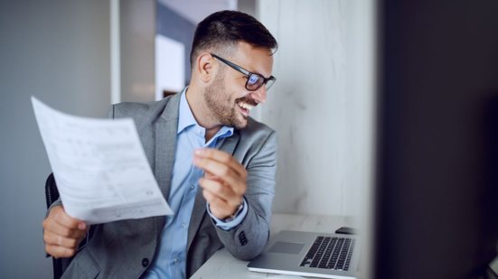 Confira este concurso público realizado pela Câmara de Floreal, em São Paulo. - Foto: Adobe Stock