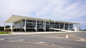 Novo documento facilitará acesso a benefícios para professores brasileiros - Foto: Adobe Stock