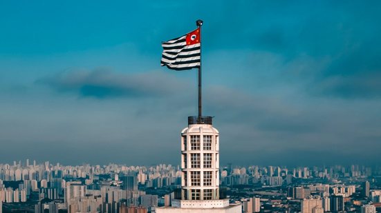 Diversos concursos públicos oferecem cargos em várias áreas de atuação. - Foto: Adobe Stock