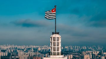 Diversos concursos públicos oferecem cargos em várias áreas de atuação. - Foto: Adobe Stock