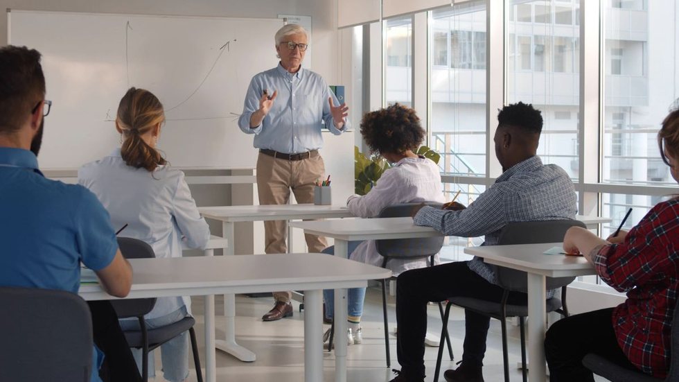 Confira este concurso público realizado pela UFTM - Foto: Adobe Stock