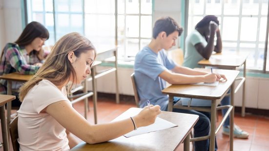 A avaliação teve início às 13h00 - Foto: Adobe Stock