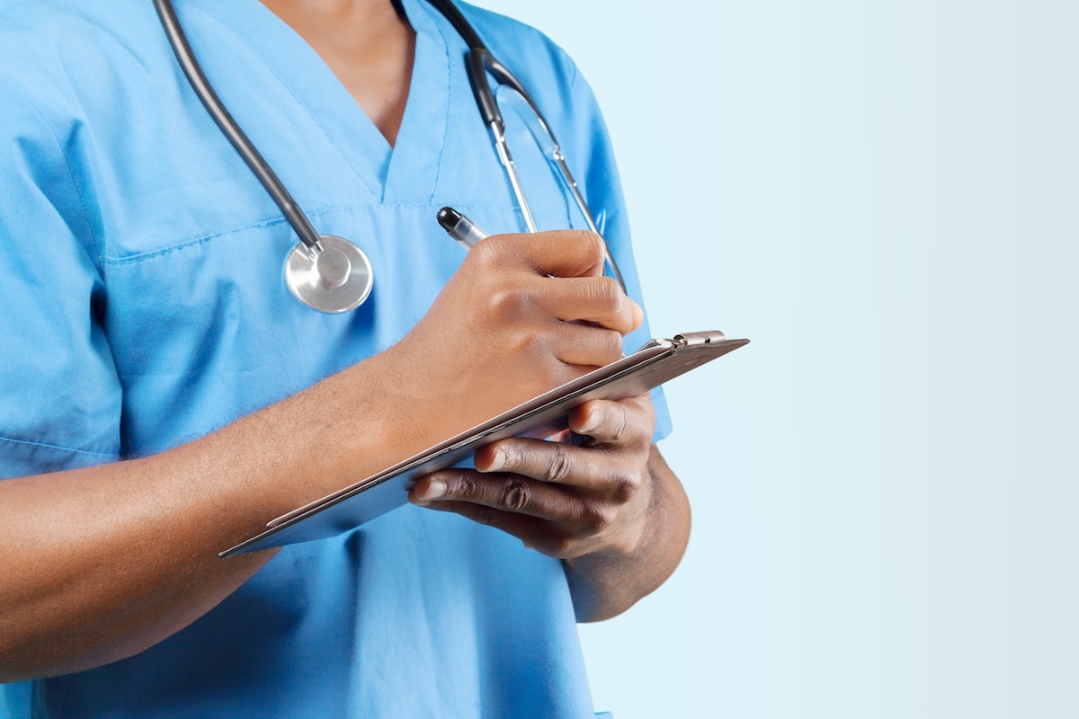 médico