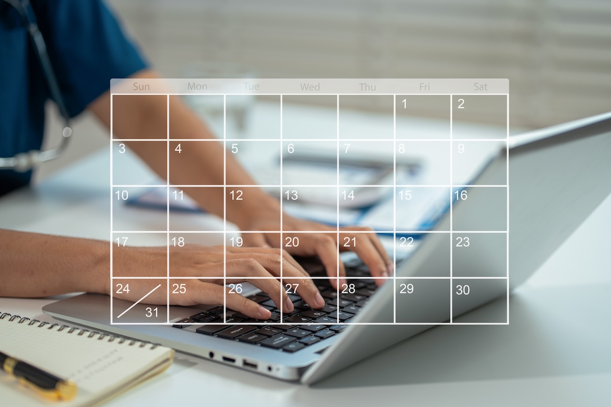laptop e calendário